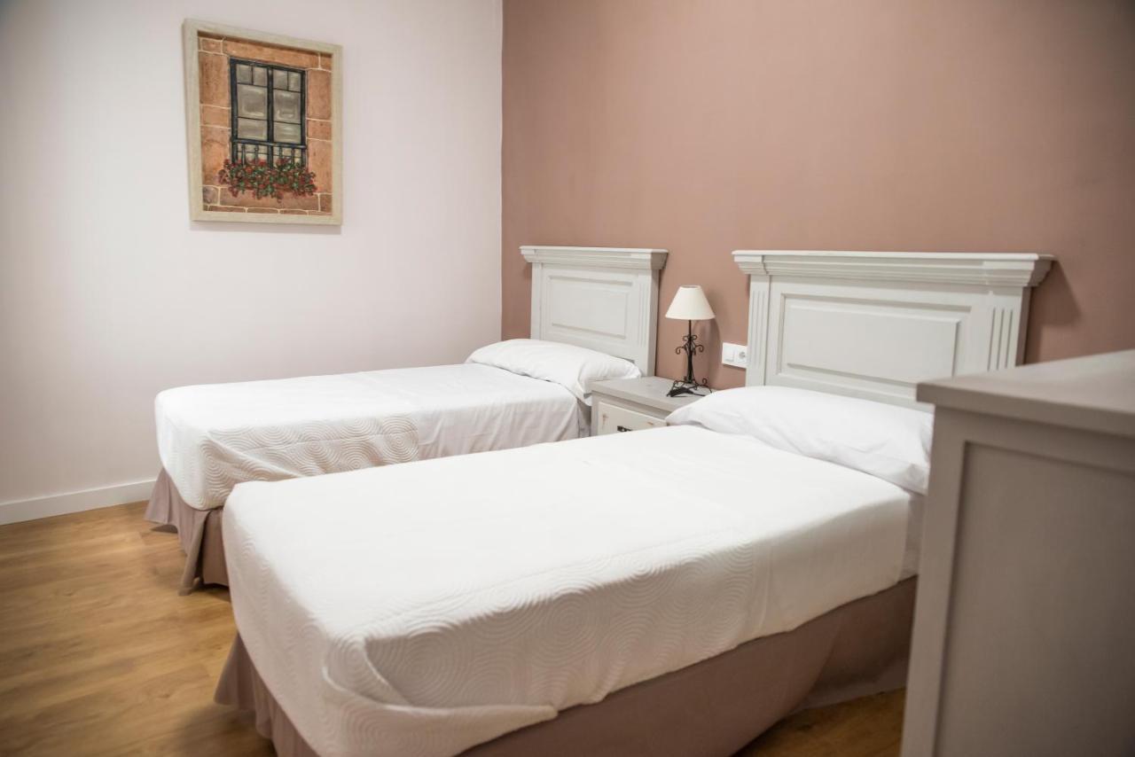 Apartamento Plaza Mayor Caces Extérieur photo
